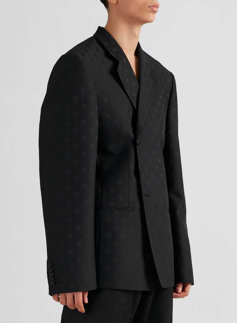 Perin Soft Tailoring Hammer Jacquard Black, side view. GmbH AW22 collection.