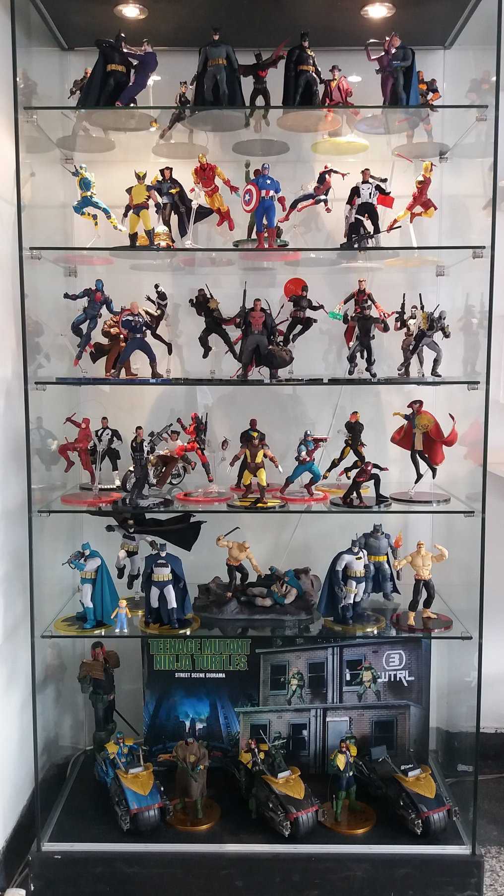 Mezco Toys Collections