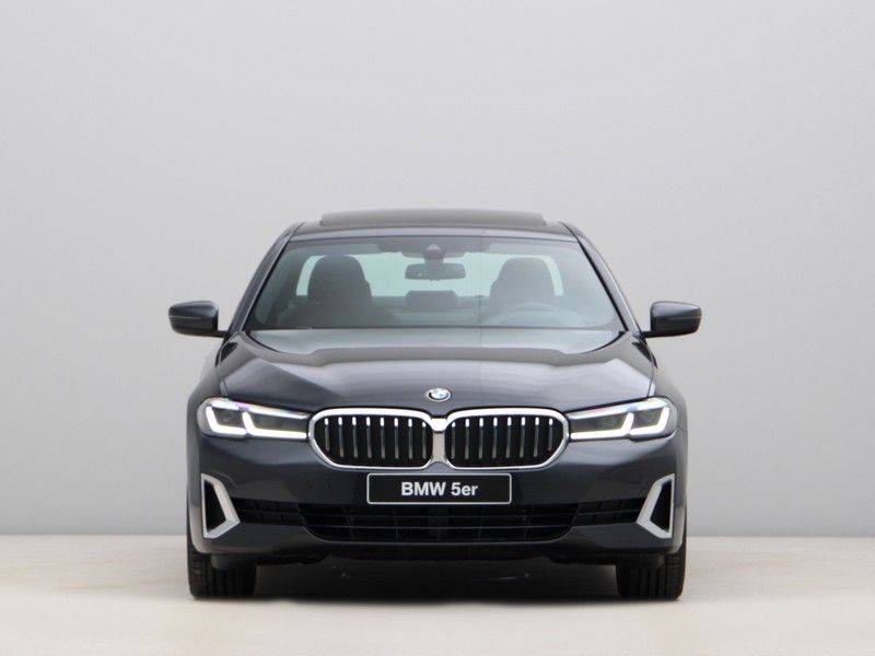 BMW 5 Serie 520i High Exe Luxuryline afbeelding 6