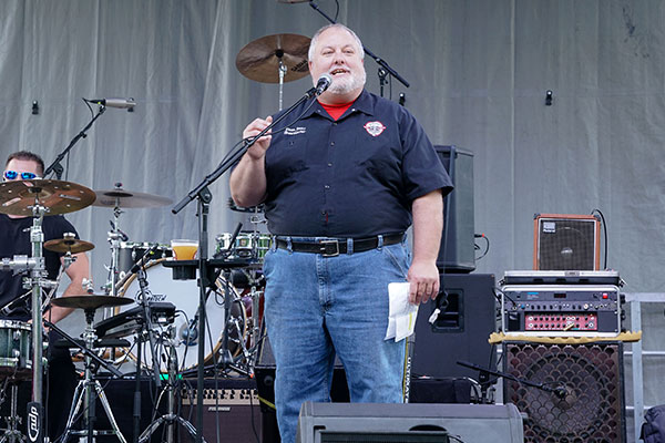 Dean Jones on stage