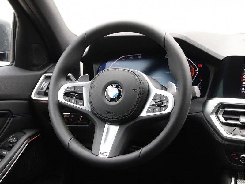 BMW 3 Serie 320i High Exe M-Sport afbeelding 2