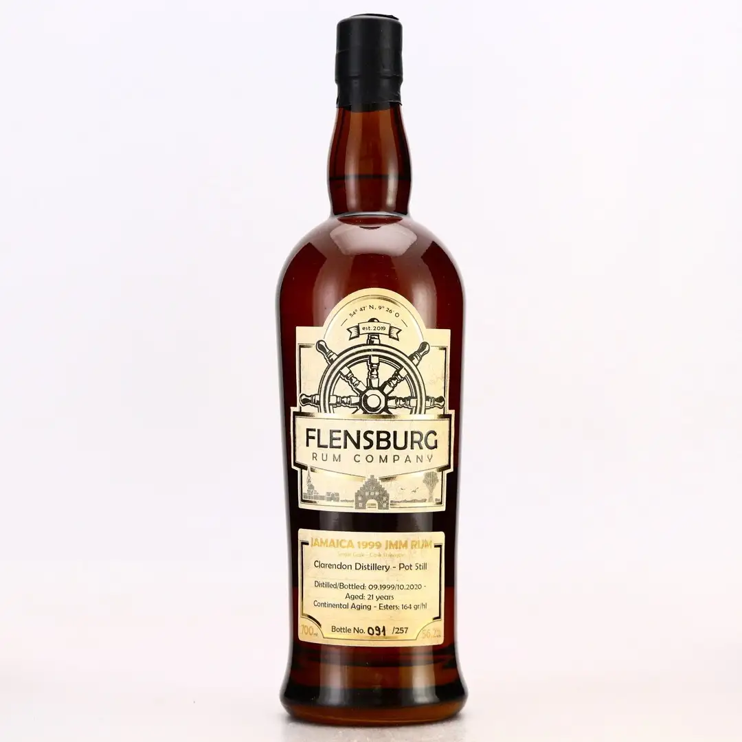 Image of the front of the bottle of the rum Flensburg Rum Company JMM