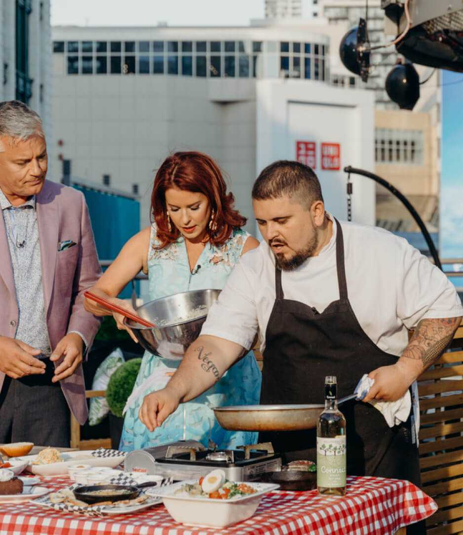Doug McNish doing a cooking demonstration on Breakfast Television, 2017.