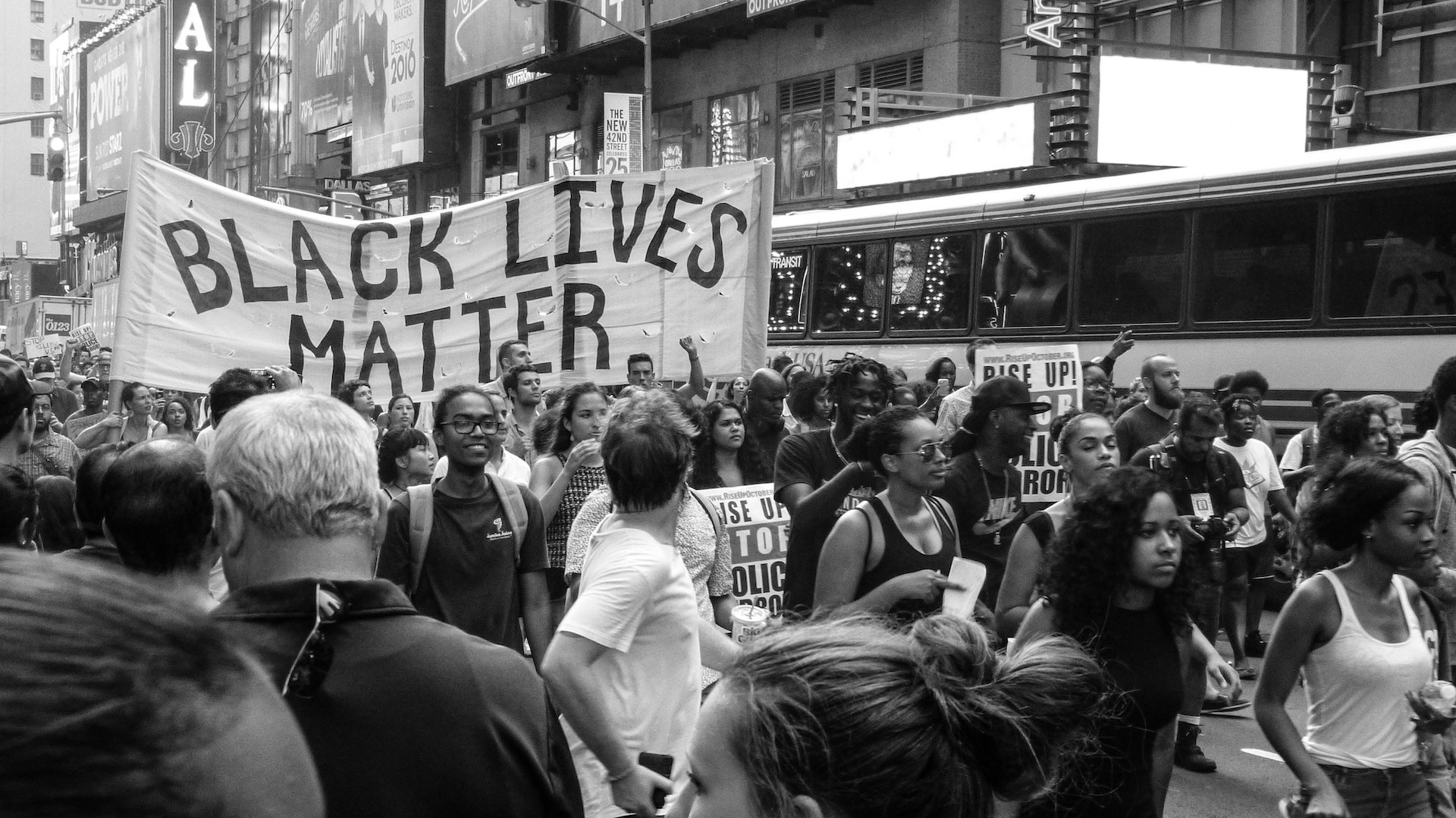 people protesting in the black lives matter movement