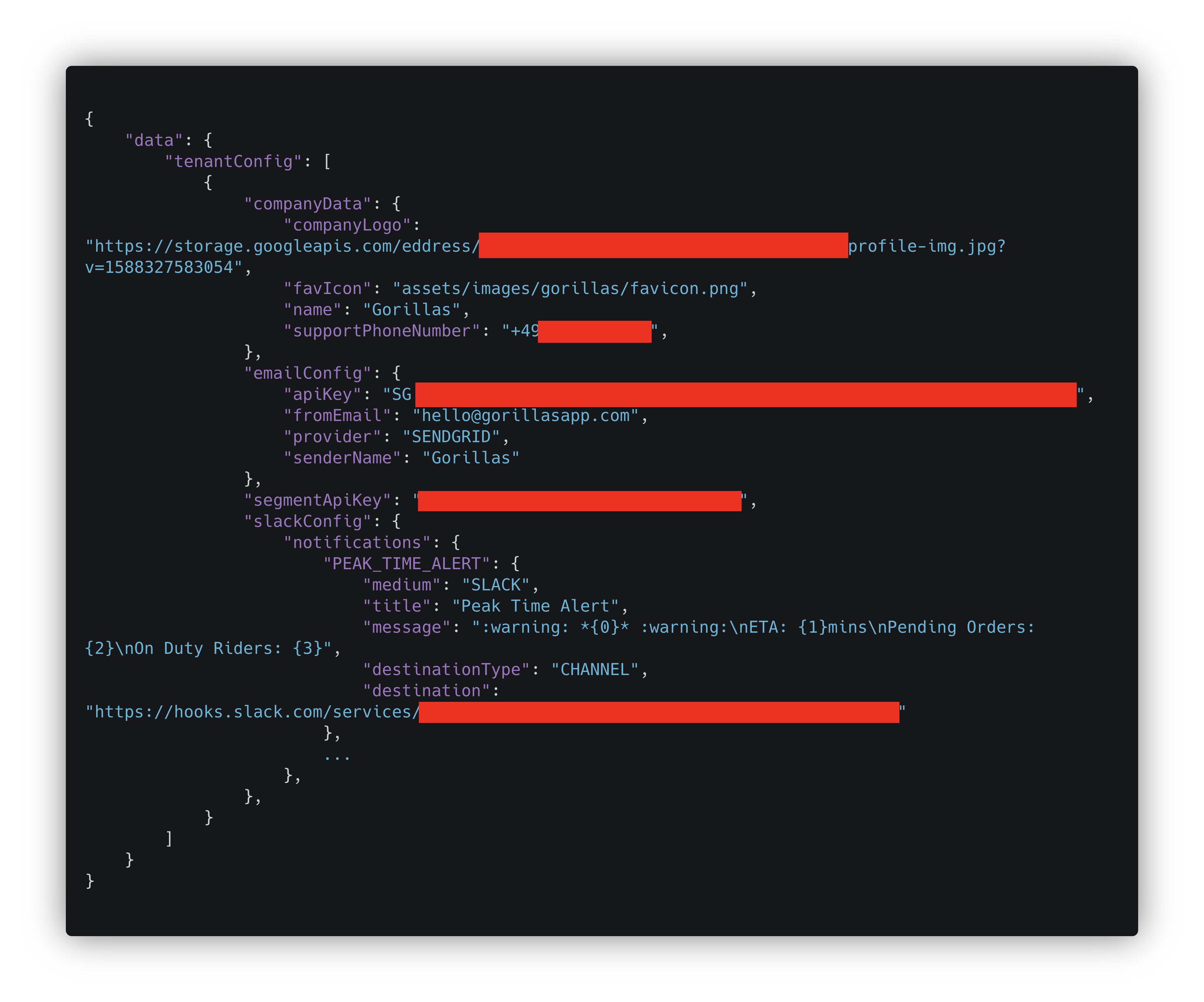 GraphQL API Response, die Daten zeigen Objekte wie 'emailConfig' mit apiKey, Absender-Emailadresse und 'slackConfig'.