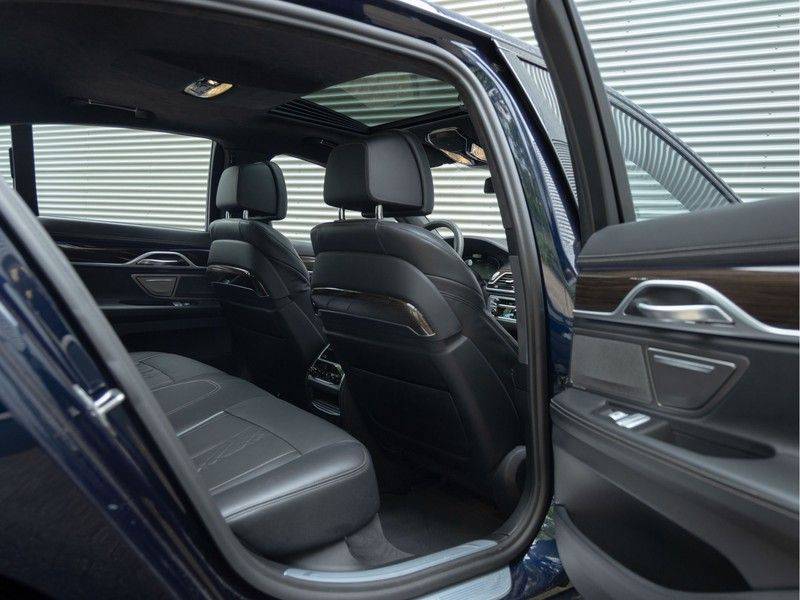 BMW 7 Serie 745e High Executive - M-Sport - Individual - Dak - Stoelventilatie afbeelding 17