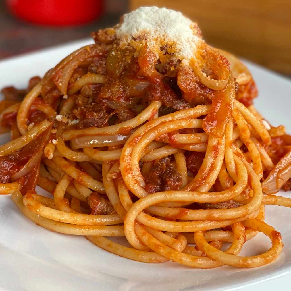 pasta: spaghettoni all'amatriciana