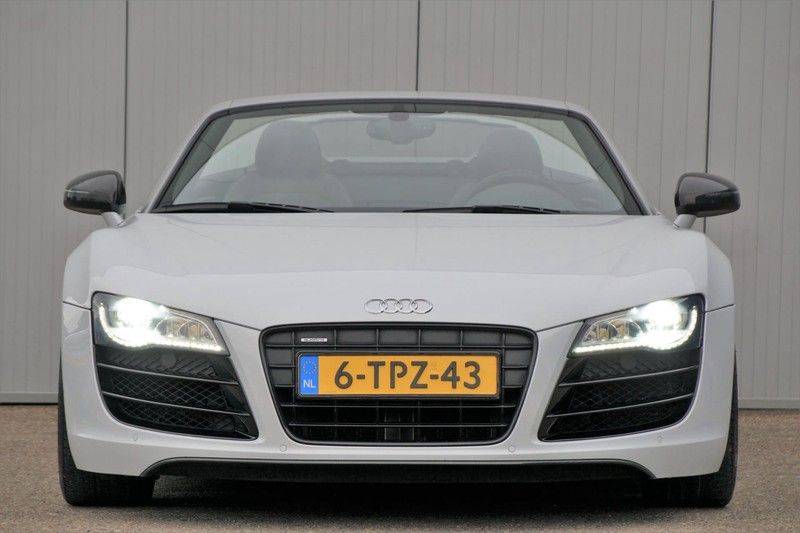 Audi R8 Spyder 5.2 V10 FSI / Akrapovic / Carbon Pack / B & O / Ceramic / Camera / Audi Exclusive / Cruise afbeelding 23