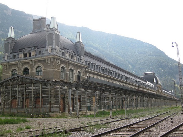 Canfranc Station abandoned building