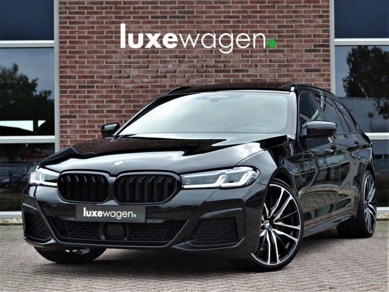 BMW 5 Serie Touring 530d 286pk M-Sport Pano DA+ PA+ Laser 21" Adp-drive HUD afbeelding 1