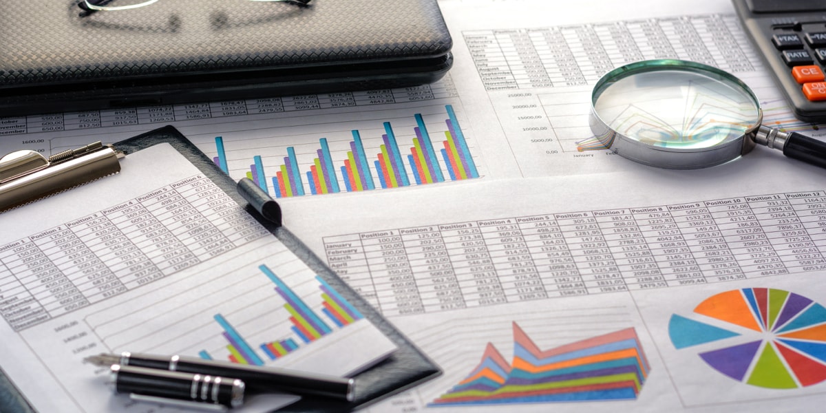Key skills in Data Analytics An array of graphs used in data analytics