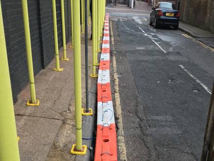 Self-Weighted Traffic Logs For Scaffold Protection – London