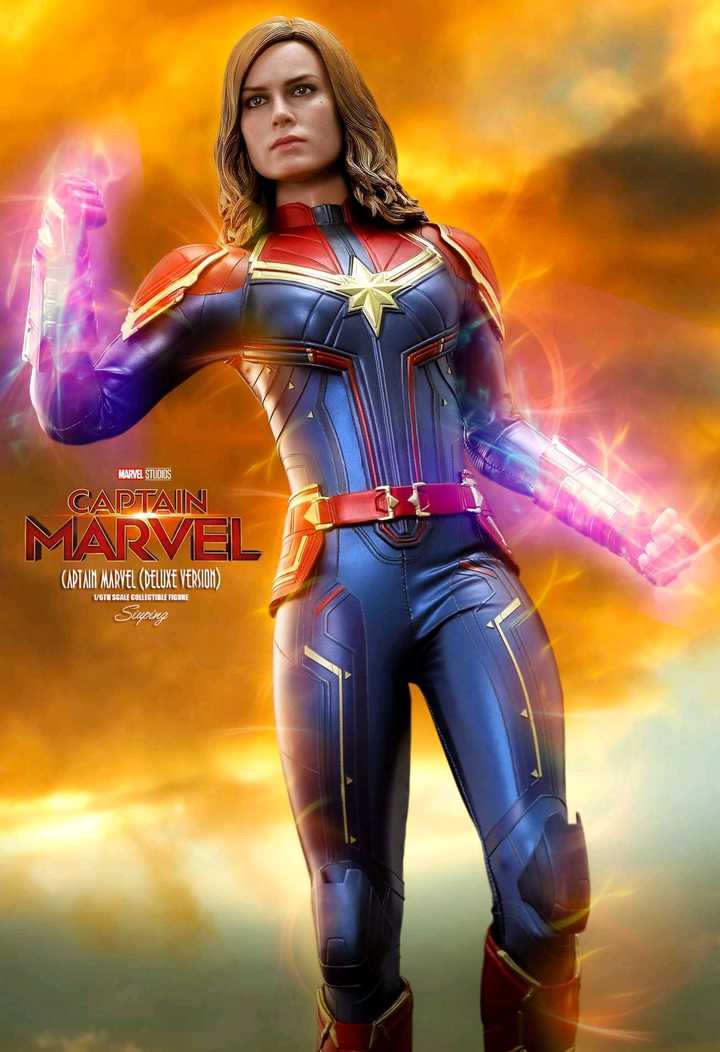 Hot Toys Captain Marvel 1/6 Action Figure