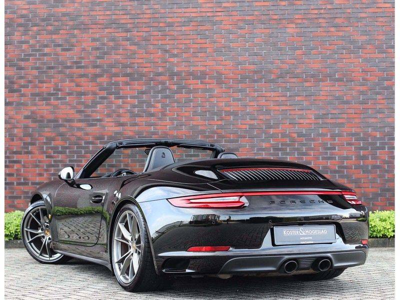 Porsche 911 Cabrio Carrera 4S *ACC*Bose*Chrono*Vierwielbesturing*Camera*Vol!* afbeelding 3