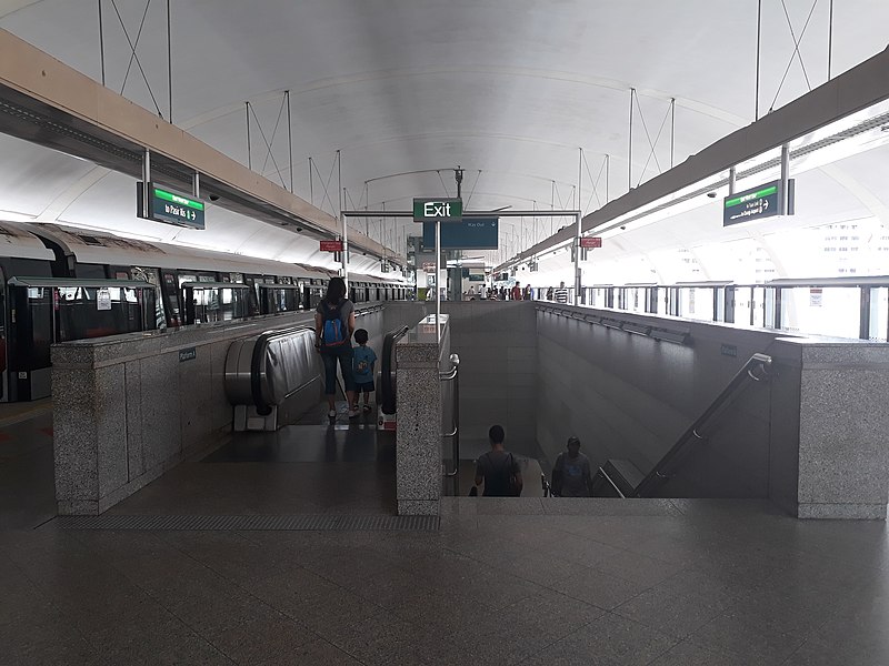 East west Green line Singapore EW3 Simei MRT Station