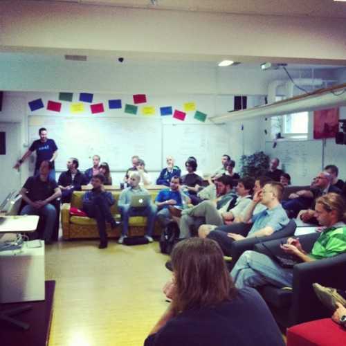 Full house at #jsmeet \o/ 