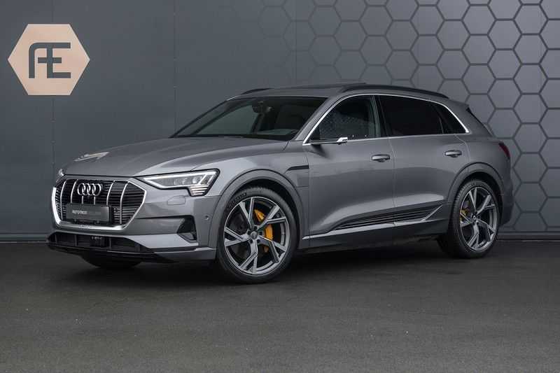 Audi E-tron 55 e-tron quattro Advanced Pro Line S DECEMBER 2018!! € 146,- netto bijtelling pm! Head-up + B&O etc. Tot januari 2024 4% bijtelling!! Prijs inclusief 22" velgen