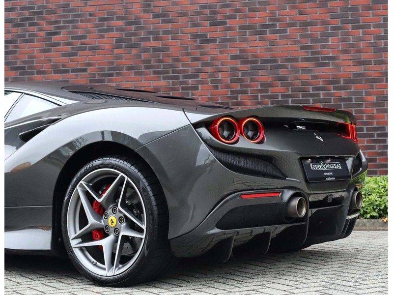 Ferrari F8 Tributo *Carbon*Lift*LED*Passenger display*Camera* afbeelding 24