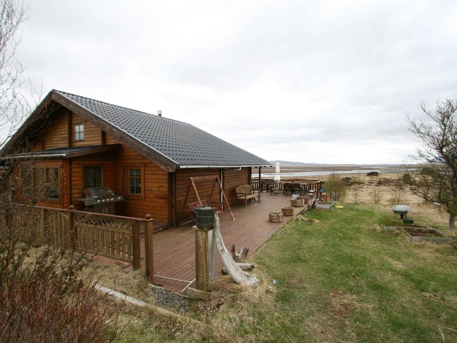 The holiday home is located in the midst of nature in southern Iceland. View of a river included.