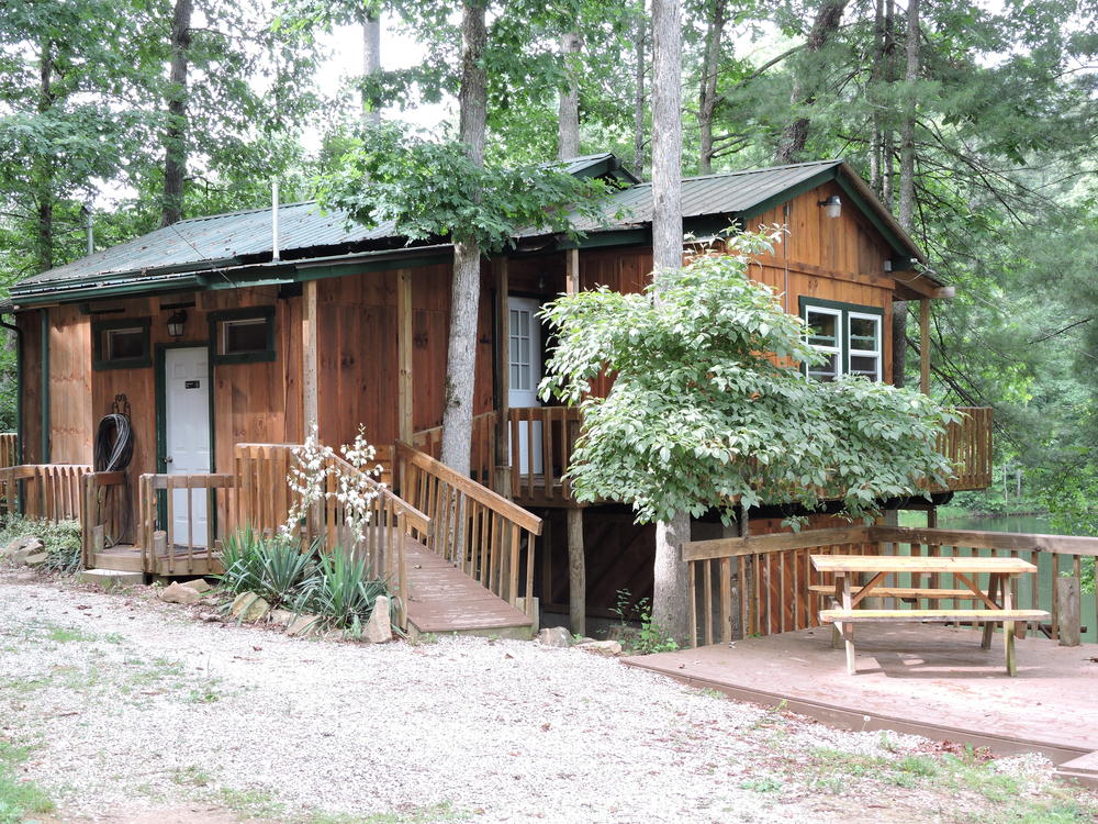 Bear Track Lake Cabins Red River Gorge Luxury Lakeside Cabin Rentals