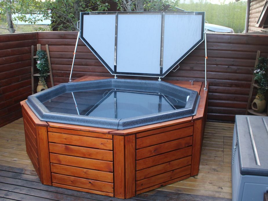 Hot tub on the terrace