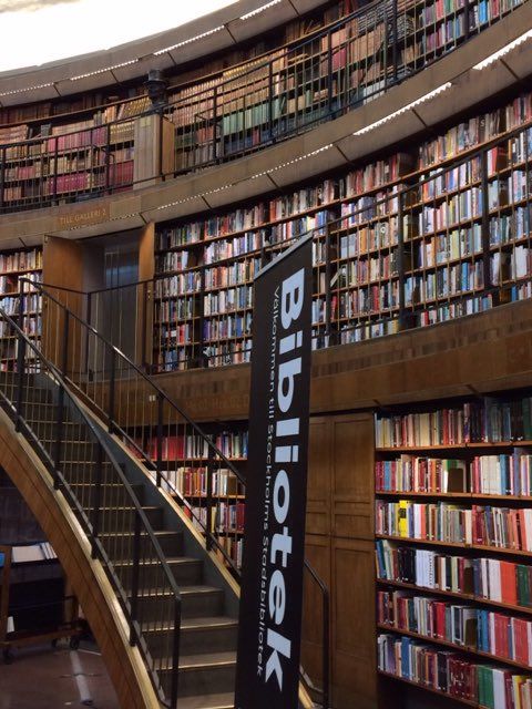 oh my god twitter doesn’t include alt text from images in their API