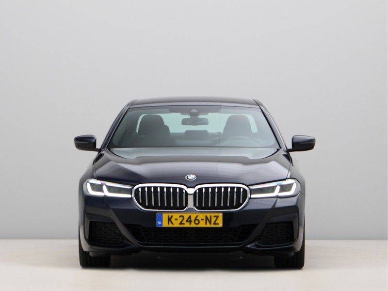 BMW 5 Serie 520i High Exe M-Sport Aut. afbeelding 6