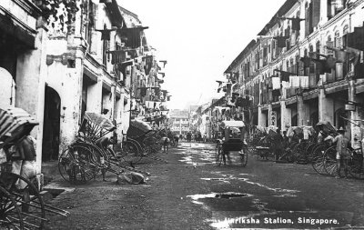 牛车水街边的人力车与店屋，1910年