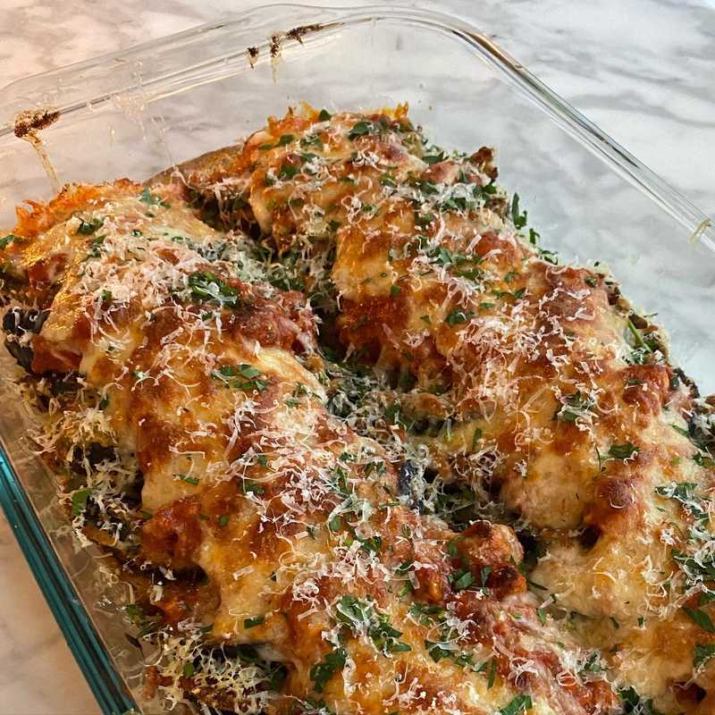 Eggplant parmesan-ish bake for your Wednesday pleasure. Or at least my Wednesday pleasure.