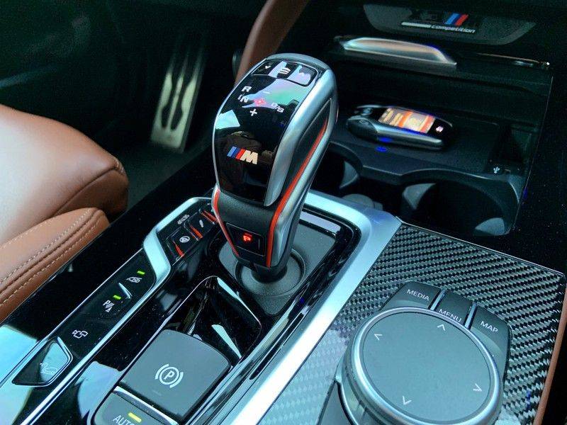 BMW X3 M Competition M-drivers Package + Carbon Inleg + Stoelverwarming/koeling + Head Up + Adaptive Cruise Control + Tarufo Leder + Draadloos Apple CarPlay afbeelding 8