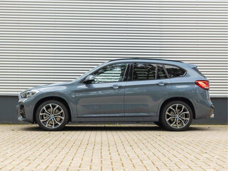 BMW X1 xDrive20i High Executive - Memoryzetel - Panorama - Trekhaak - Harman Kardon afbeelding 7