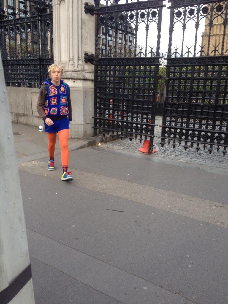 oh my god twitter doesn’t include alt text from images in their API