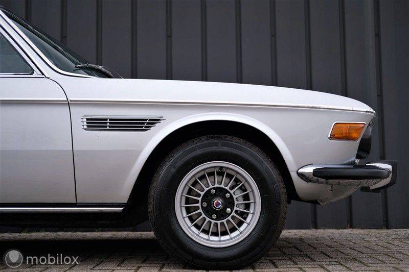 BMW 3.0 CSi coupé | Handgeschakeld | Gerestaureerd afbeelding 10