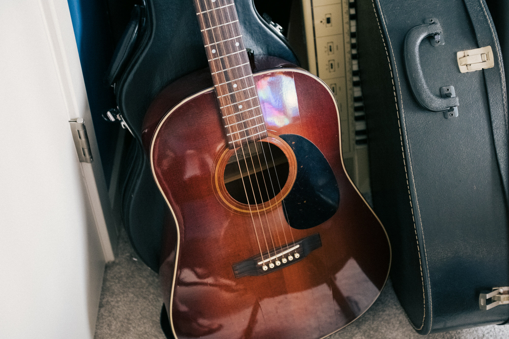 An image of the Vintage Epiphone Acoustic.