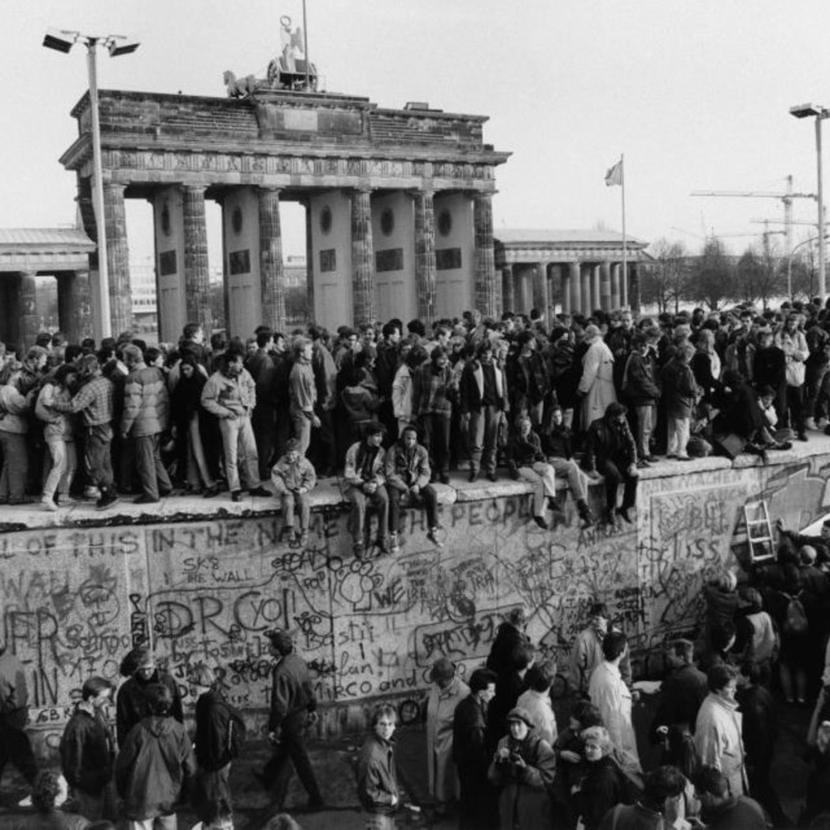 Демонтаж Берлинской стены начался 30 лет назад — 9 ноября 1989 года