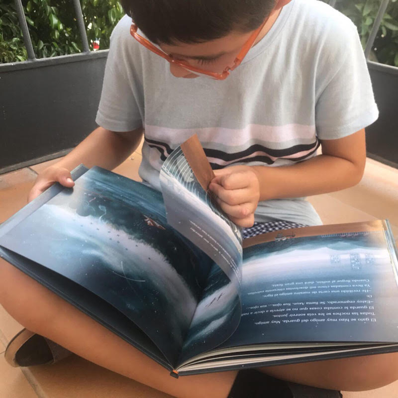 niño leyendo