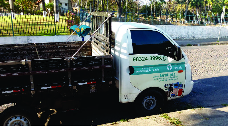 Imagem em destaque para o artigo: Como funciona a coleta gratuita de lixo eletrônico da BH Recicla?