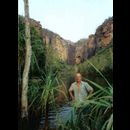 Kakadu swimming 2