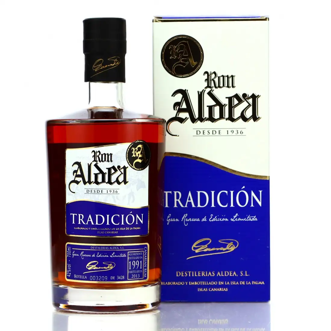 Image of the front of the bottle of the rum Tradición Cask Selection