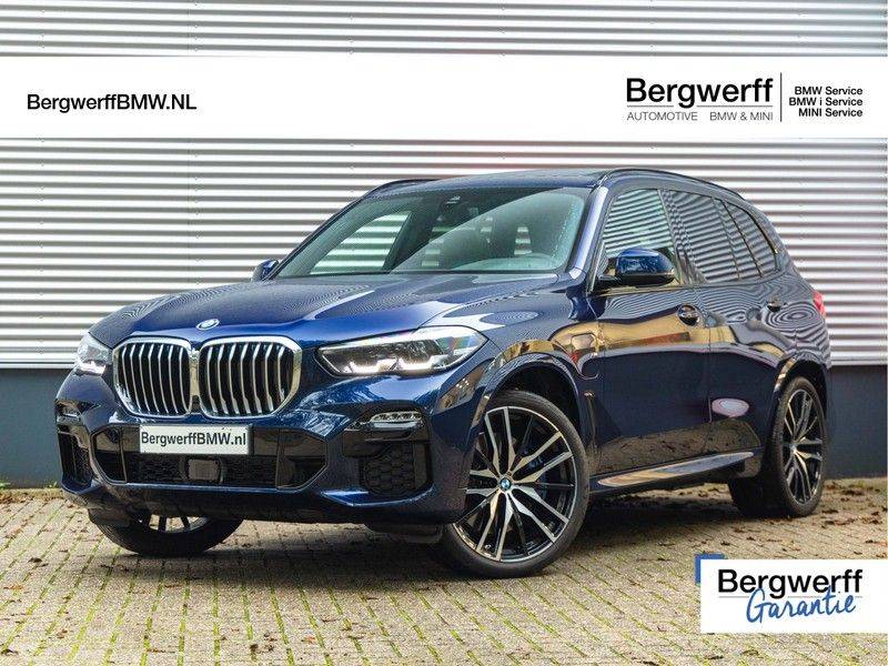 BMW X5 xDrive45e M-Sport - Panorama - Harman Kardon - Camera afbeelding 1