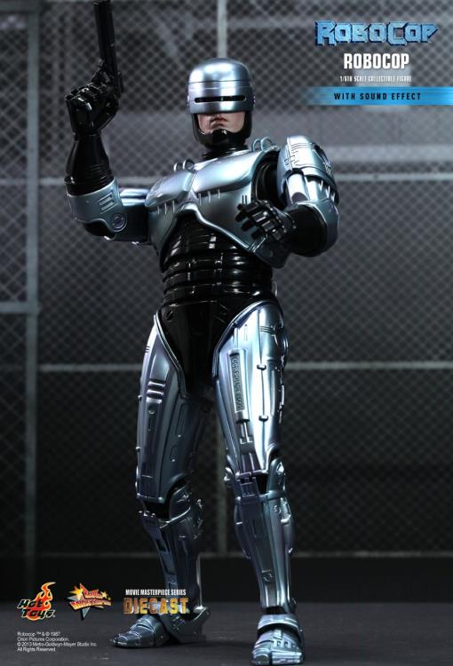 Hot Toys RoboCop MMS202D04 RoboCop 1/6th Scale Collectible Figure