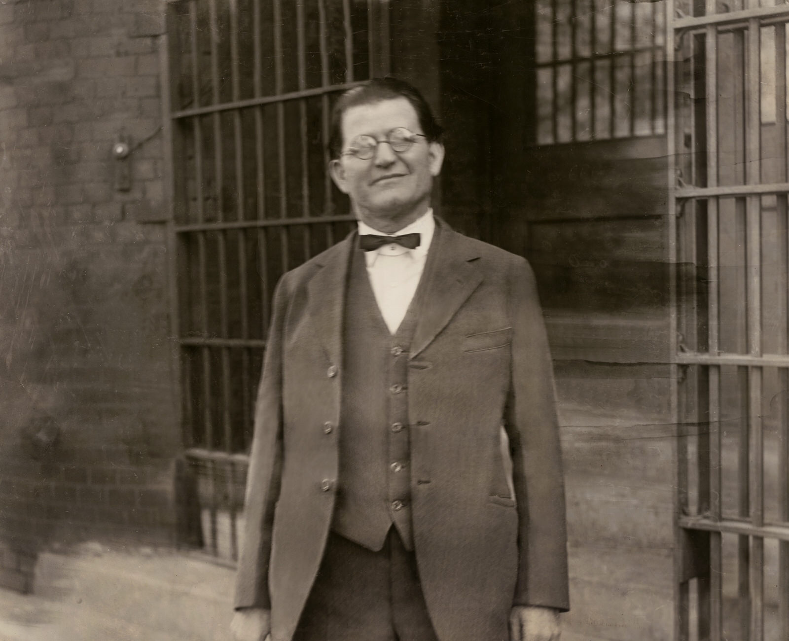 Hale in front of the Guthrie jail.