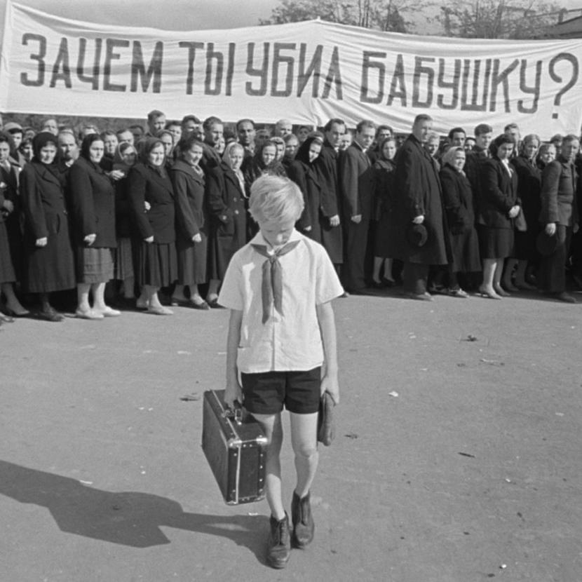 Каникулы у Кости Иночкина не задались. Кадр из фильма «Добро пожаловать, или Посторонним вход воспрещен» (1964)