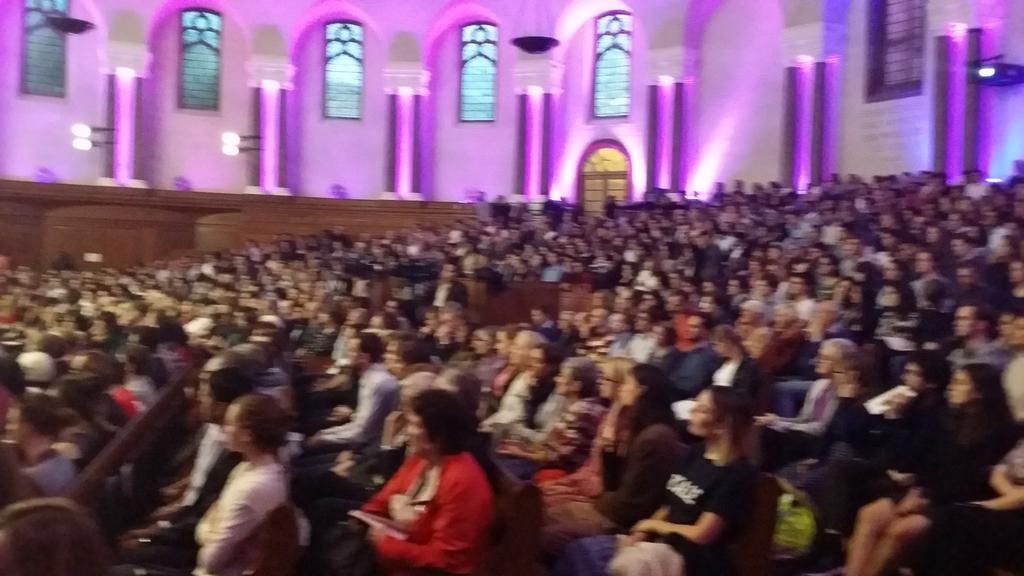 oh my god twitter doesn’t include alt text from images in their API