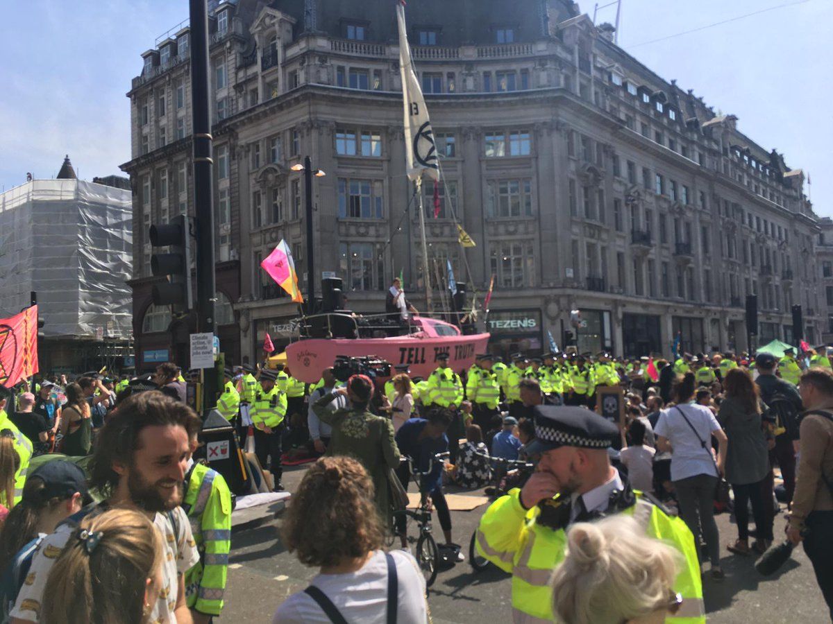 oh my god twitter doesn’t include alt text from images in their API