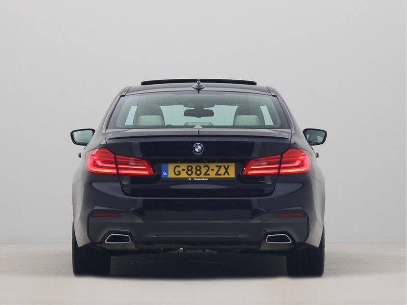 BMW 5 Serie Sedan 540i High Executive M-Sport Automaat afbeelding 10