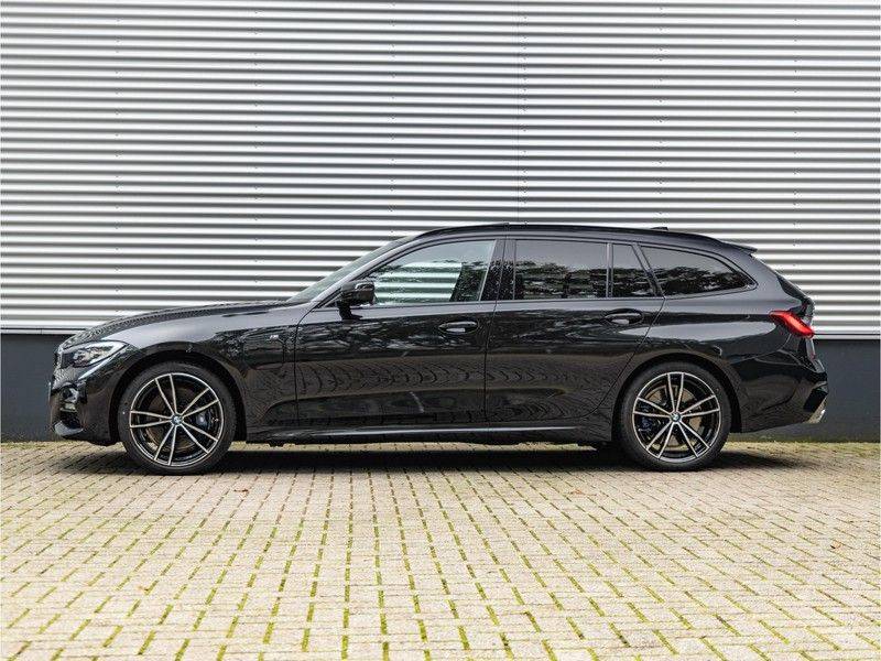 BMW 3 Serie Touring 330e xDrive M-Sport - Panorama - Harman Kardon - Active Cruise afbeelding 7