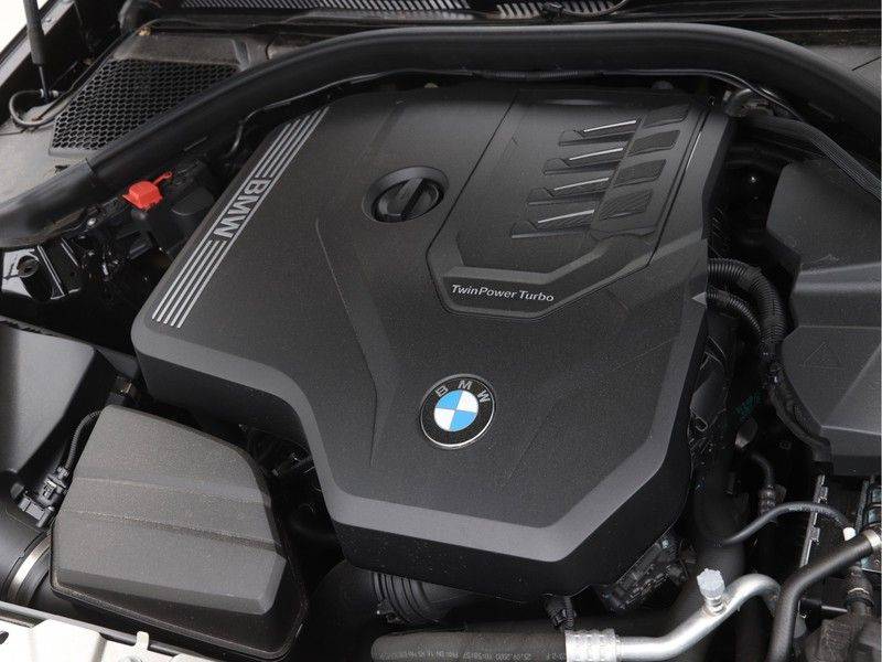 BMW 3 Serie 330i Exe M-Sport afbeelding 4