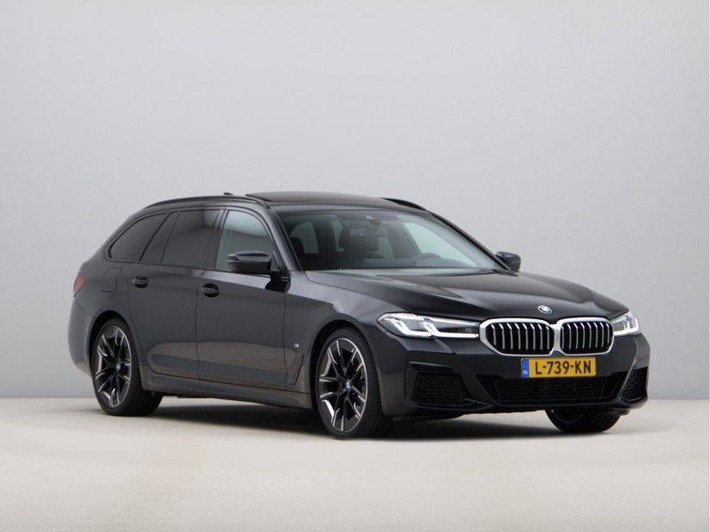 BMW 5 Serie Touring 520i High Executive Model M-Sport afbeelding 7