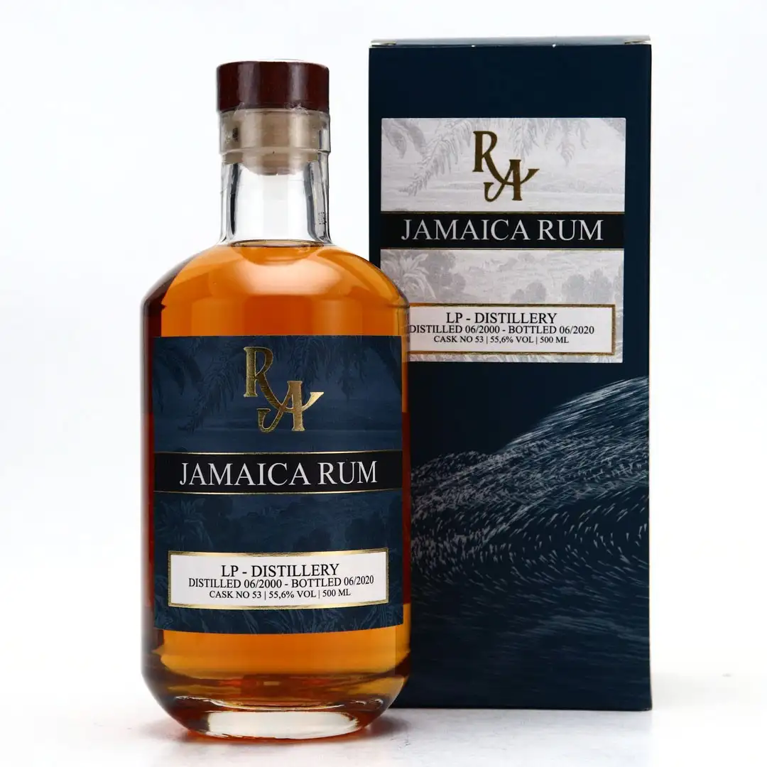 Image of the front of the bottle of the rum Rum Artesanal Jamaica Rum VRW